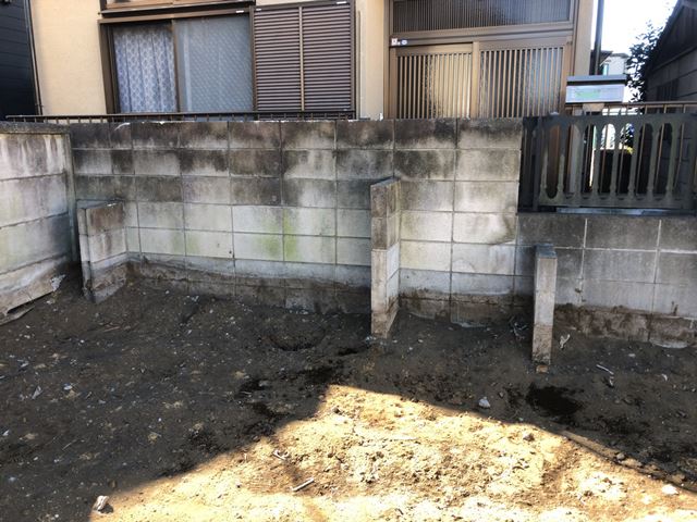 ブロック塀撤去工事(東京都清瀬市中里)前の様子です。